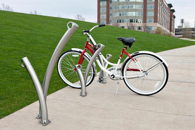铁艺自行车架单车摆放架定制公园不锈钢自行车停放架公共锁车柱2